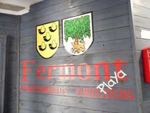 3_lhsf62yld7_monqar_playa_fachada_entrada (10).jpg